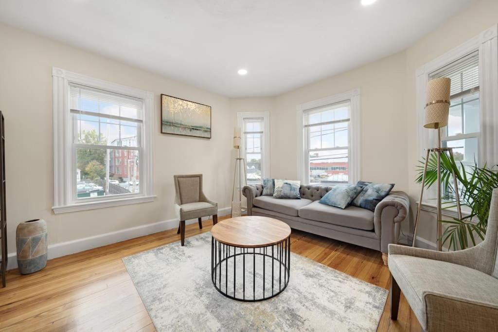 5Br 2Bh Bright & Spacious Apt In Brighton Boston Bilik gambar